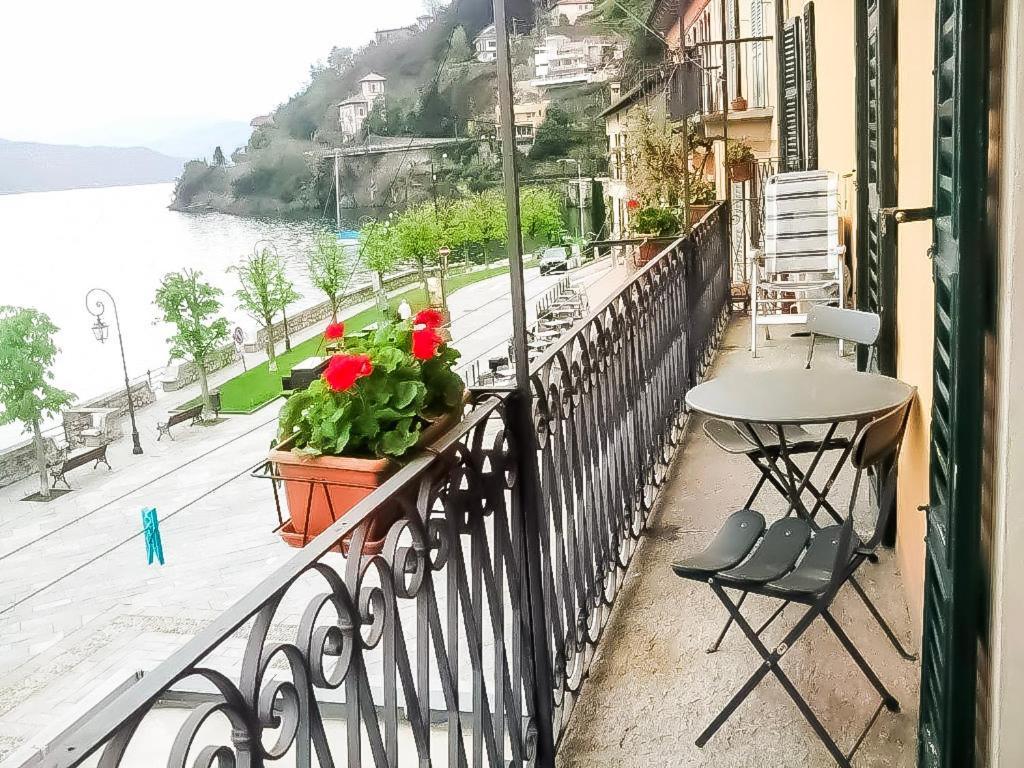 Piazzetta Lago Cannobio Ngoại thất bức ảnh